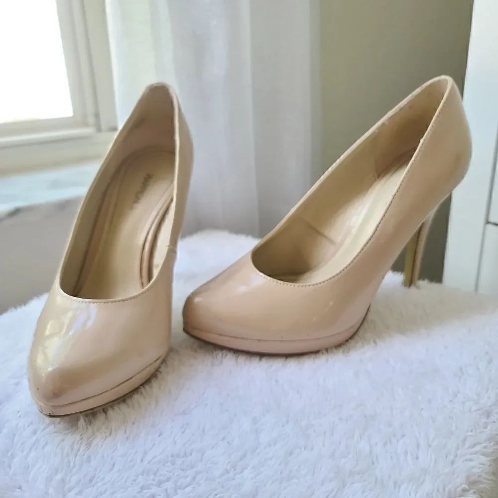 X-appeal heels size 7 beige